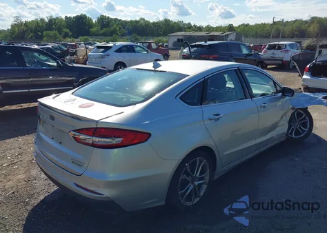 2019 Ford Fusion Hybrid Titanium из США, поврежденный, VIN 3FA6P0RU5KR273603